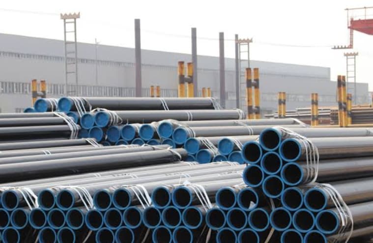 Heavy-gauge circular hollow section structural steel mast pipes